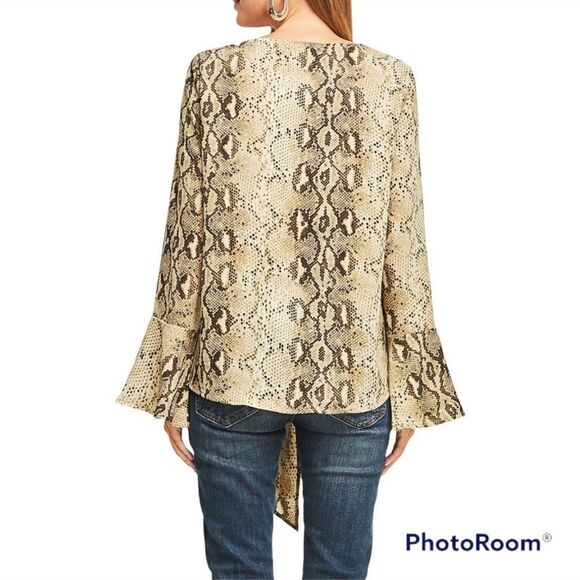 New Entro | Women’s Snake Print Bell Sleeve Top Small - Picture 5 of 12